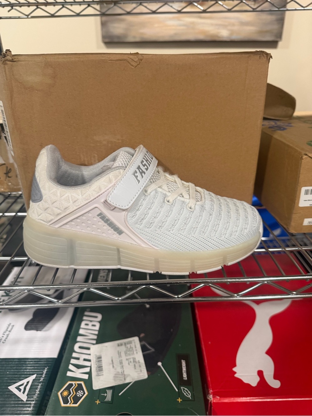 Fashion Nova Women’s Athletic Sneakers White Leather size 39 EU / 8 US